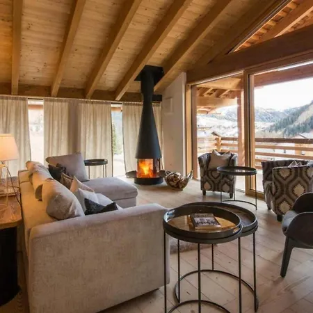 5br Stunning Designed Chalet In